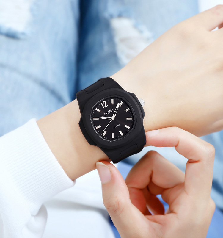 Skmei Luxury Silicone Strap Watch